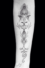 Agendamentos/Appointments: link na bio 👉 @guardiolatattoo 📘 fb.com/guardiolatattoo 📬 guardiolatattoo@gmail.com 📞 11-94183.2259 #tattoo #tatuagem #tatuaje #tatouage #tatoweirung #tattuaggio #tattoo2me #tattoodo #blackworkers #blackworktattoo #dotworkers #dotworktattoo #pontilhismo #geometric #ladytattooers #tattooist #tattooartist #tttism #tattootrip #tattooguest #inked #guardiolatattoo #blackworkerssubmission #geometrichaos #tattrx