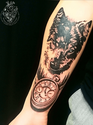 🐺⏱ #wolf #clock #tattoos #Reminisce #Reminiscetattoo #bangkok #bangkoktattoo #thaitattoo #Thailand