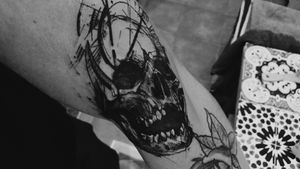 💀#skull #skulltattoo #skulls #geometrictattoo #geometrical #geometricaltattoo #lines #geometricalskull #tattoo #tattoos #tattooartist #tattooart #bishop #bishoprotary 