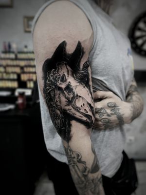 #tattoo #tattooart #blackandgreytattoo  #hoursskull #unicorntattoo #unicorn #skeleton 
