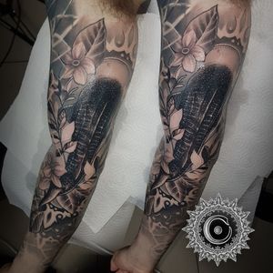 Full inner sleeve part with whale shark in 3 sets, thanks Oliver!#gracecraftrealism #igorsto #blackandgreytattoo #blackandgreytattoos #blackandgrey #tattoosformen #bigtattoo  #sharktattoo #whaleshark #shark #besttattoos #londontattoo #londontattooist 