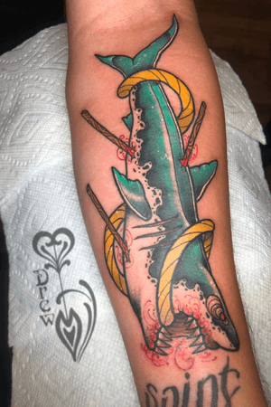 Daddy Shark doo doo doo doo #neotraditional #tattooartist #tattoo 