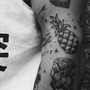 #pineapple #pineappletattoo #ananas #ananastattoo #oldschool #oldschooltattoo #oldschooltattoos #gianno #giannorome #MythologyTattoos #mythological #mythologicaltattoo #creation #creativetattoos #tattooart #tattoolover #tattooarting #tattooartist #rome #romethythology #doublefacetattoo 