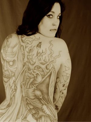 Barbara tattoos by Paul Booth - Photograph by Elvia Iannaccone Gezlev #ElviaIannacconeGezlev #tattooculture #tattoocommunity