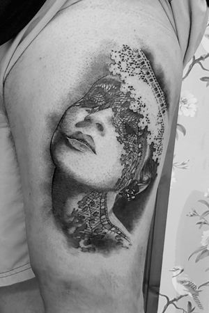 I'm extremely happy :D. Finally I've done lady with lace 😍😍 #dktattoos #dagmara #kokocinska #coventry #coventrytattoo #coventrytattooartist #coventrytattoostudio #emeraldink #emeraldinkltd #emeraldinkcoventry #lady #ladytattoo #ladywithlace #ladywithlacetattoo #tattoo #tattoos #tattooideas #tatt #tattooist #tattooshop #tattooedman #tattooforman #killerbee #immortalinnovations