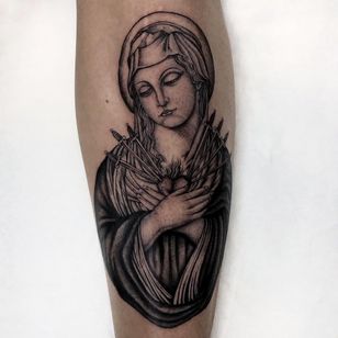 Tatuaje por Illegal Tattoos #IllegalTattoos #JuanDiego #Chicanotattoos #Chicano #Chicanostyle #Chicanx #VirginMary #sacredheart #swords #retrato