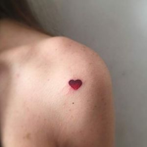 Tattoo by @Samfarfan #color #Tattoos #tatuajes #ink #inked #inkedgirls #Tattoo #tatuaje #hearttattoo #corazon #tatuajespequeños #girltattoo #tattooed #madrid #venezolana #latina #tattooartist #red #heart #colortattoo