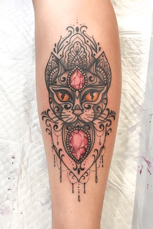 Touched up this #catmandalatattoo on thecalf #gems #chandeliertattoo 