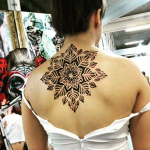 #tattoo2me #tattooartist #tattooartistmagazine #geometrictattoo #geometry #mandalatattoo #mandala #Tattoo #omfgeometry #pontilhismotattoo #pontilhismo 