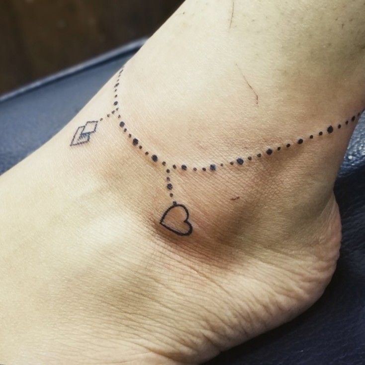 Immagine correlata  Anklet tattoos for women Bracelet tattoos with names Ankle  bracelet tattoo