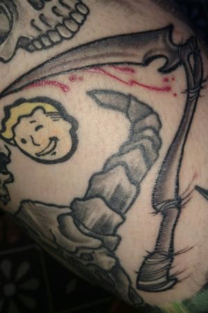 Bloodborne tattoo from a convention. #bloodborne #scythe #portlandtattoo #convention #gapfillers #gapfiller 