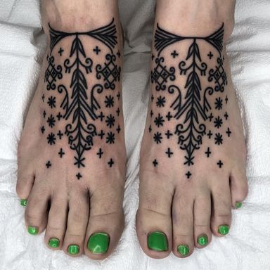 Tattoo by Tine DeFiore #TineDeFiore #tribaltattoos #tribaltattooing #tribal #ancient #blackwork #pattern #linework #dotwork #shapes #abstract