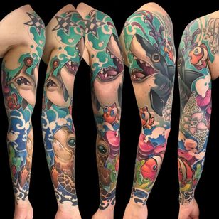 Tatuaje de Jamie Ris #JamieRis #newschooltattoo #newschool #color #oceanlife #ocean #fish # Turtle #Shark #Coral #Flower