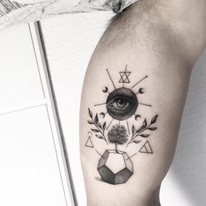 #fineline #finelinetattoo #eye #tree #zodiac #geometric #geometrictattoo #fineart 