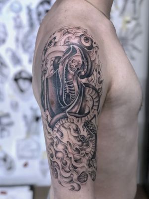Hand Poked Tattoo done at Manomorta Tattoo Bergamo.  For info write me silviaplacenta@gmail.com #handpoke #handpoketattoo #handpoked #sticknpoke #tattooartist #tattooitaly #tattooist #tattooitalia #Tattoodo #inked #skulltattoo 