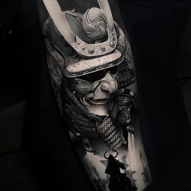 Tattoo by Thomas Carli Jarlier #ThomasCarliJarlier #realismtattoos #hyperrealismtattoos #realism #hyperrealism #realistic #blackandgrey #samurai #warrior #rope #ronin #armor