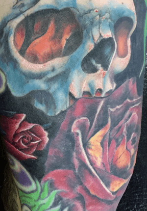 Color skull and roses