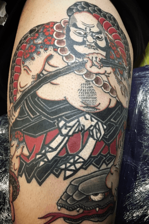 all shading and coloring by hand. Ro Chishin from 108 heroes of Suikoden on thigh at @amsterdam_tattoo_convention 筋:マシーン 暈し、色:手彫り 水滸伝百八人之一個 花和尚魯智深 太腿 ・ appointment via e-mail kensho@japantattoo.net ・ ・ ・ ・ #tebori #handpoke #horimono #irezumi #japantattoo #japanesetattoo #japaneseirezumi #wabori #traditionaltattoo #ink #inked #tattoo #tattoos #tattooed #tattoolife #tattooartist #tattooing #tattooart #irezumicollective #tattoostyle #tatuaje #手彫り #刺青 #タトゥー #amsterdamtattoo #amsterdamtattooconvention #amsterdam #suikoden