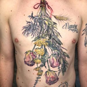 Tattoo by Stephanie Brown #StephanieBrown #beautifultattoos #beautiful #flowers #floral #painterly #watercolor #painting #roses #leaves #plants