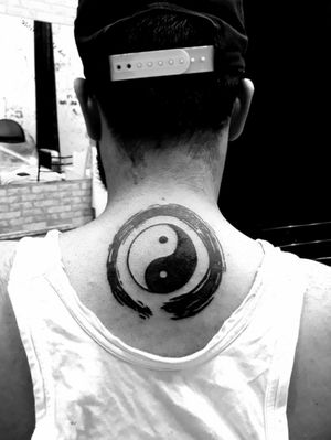 Ying-yang with enso circle on the top