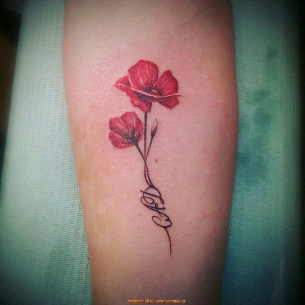 Tattoo uploaded by Вадим • Татуировка маки и инициалы. Эскиз-макет был ...