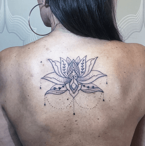 Flor de lotus #tattoo #tatuagem #lotus #flower #tattoodelicada #tattoofeminina 