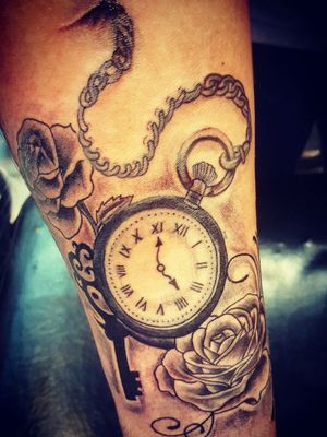 "Clock and roses"