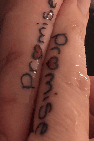 Our pinky promise to one another #pinkypromise #pinkytattoo #handtattoo #love #matchingtattoos #coupletattoo 