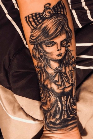The start of a sleeve, the dark side of Alice in Wonderland. #tattoo #blackandgrey #aliceinwonderland #AliceinWonderlandtattoo #ericsquires #ericsquirestattoos #sleeve #sleevetattoo #houston #houstontattooartist #conroe #conroetattooartist #ink #inked #inkedgirl #tattooedwomen 