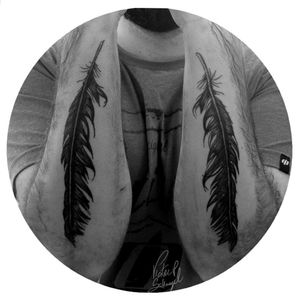 🦅#inkvictors #victor_schmegel #blackwork #blckink #onlyblacktattoo #onlyblackart #blackworkers #blacktattoo #blacktattooart #blacktattooing #btattooing #blackarttattoo #feather #feathertattoo #pluma #pena #freedom #ink #viperink #Brasil #tattoo #tattooink #tatuaje #tatouage #tatuagem