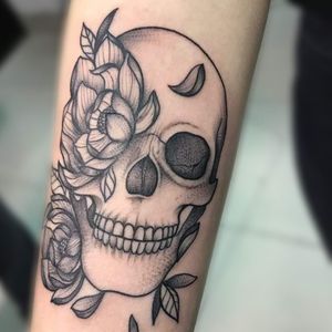 Little skull by Andrea
