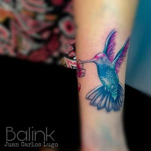 Hummingbird #tattoo #tattoos #birdtattoo #birds #tat2 #hummingbirdtattoo #hummingbirds #hummingbird #mexico #cdmx #ink #tattoolife 