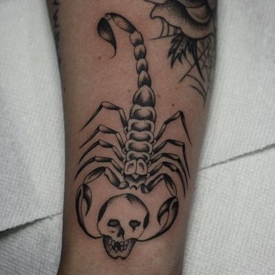Tattoo by Franco Maldonado #FrancoMaldonado #scorpiontattoos #scorpion #animal #nature #blackandgrey #skull #death #illustrative #oldschool