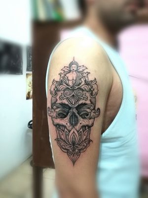 Did this Skull with lotus and a Buddha yesterday... designed and inKed by K#tattoo #ink #tatttoos #worldfamousink #eikondevice #greenmonster #tattooaddictsouthafrica #gunwax #thelightningstation #tam #tattoodo #skull #lotus #buddha #dots #shouldertattoo