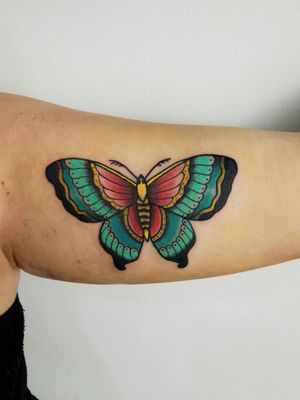 Butterfly tattoo tradicional 