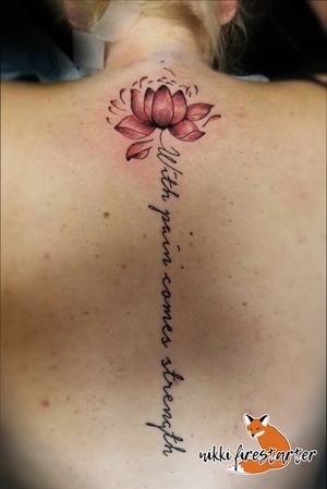 Lotus with a quote, a spine piece that I did during my apprenticeship (July 2018). http://nikkifirestarter.com#tattoo #bodyart #bodymod #ink #art #femaleartist #femaletattooist #apprenticetattoo #mnartist #mntattoo #mntattooist #visualart #tattooart #tattoodesign #lotustattoo #quotetattoo #typography #lotus #flower #flowertattoo #floraltattoo
