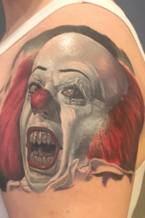 Pennywise - upper arm