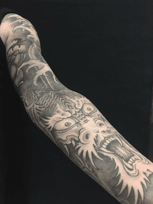 #tattoo #tattooartist #tattoooftheday #tattooart #japanesetattoo #dragon #inkvaders #wallis #h2ocean 