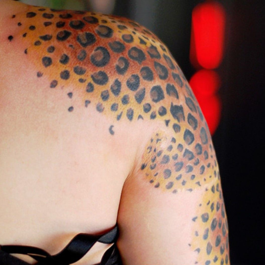leopard print shoulder tattooПоиск в TikTok
