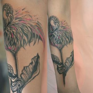 #tattooart, #tattooflamingo, #flamingotattoo, #lineworktattoo, #colortattoo, #armtatoo