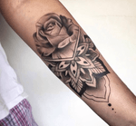 •Rose and Mandala• . . . #tattoo #dynamicink #ink #inkedmag #instagood #tattoolife #tatuajes #geometric #mandala #blackandgrey #blackandgreytattoo #blackwork #tatuadoresvenezolanos #tatuadores #caracas #carynk  