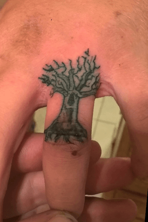 #fingertattoo #tree #beginner #beginner #TattoosByDan