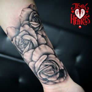 Covered with roses ♧#IOH #InkOfHearts #InkOfHeartsTattoos #Tattoo #Art #Lifestyle #Sleeve #CoverUp #Rose #Roses #RoseCoverUp #SimonSaysInk #Ink #TattooArtist #TattooArt #TattooShop #Love #FlowerTattoo #Inked #FinsburyPark #LondonInk