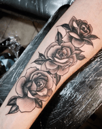 •Rose• . . . #tattoo #dynamicink #ink #inkedmag #instagood #tattoolife #tatuajes #rose #mandala #blackandgrey #blackandgreytattoo #eyetattoo #rosa #tatuadoresvenezolanos #tatuadores #caracas #carynk 