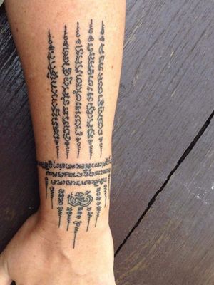 🖋#work #tattoobyjip #jiptattoo #jipstudio #machine #bambootattoo #machineandbamboo #tattooartist #inkedup #inkdrawing #tattoo #Bangkok  #thailand🇹🇭 #Germany 🇩🇪#switzerland 🇨🇭 see you guys. 😎🤘🏻🤘🏻😎 contact me. <a href="https://www.facebook.com/JIPSTattoo/">https://www.facebook.com/JIPSTattoo/</a></p>