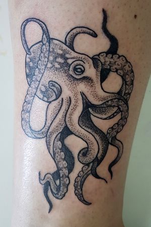 Right Leg. Octopus! Finally! By #lluch.ink #octopus #octopustattoo