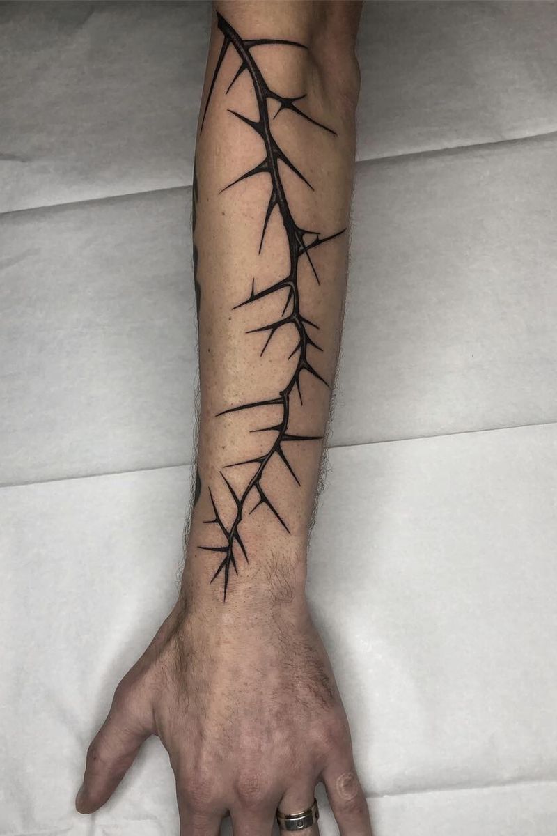 Терновый венок тату на запястье. Терновый венок тату. Терновый венец колючая проволока тату. Терновый венец тату. Терновый венок тату.