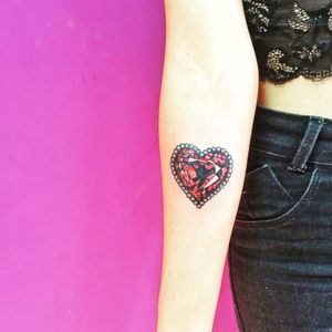 Tattoo da querida DaniMostrando seu lado fofo KKK#colortattoo #diamondtattoo #fullcolors #hearttattoo 