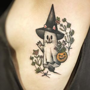 Tattoo by Johnny Vampotna aka Ghost Guy #JohnnyVampotna #GhostGuy #falltattoos #falltattoo #fall #season #nature #weather #Halloween #ghost #kitty #pumpkin #plants #color #illustrative #jackolantern