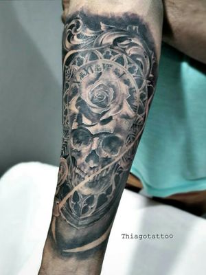 #skull #tattoorelogio #tattoorosas #rosas #relogio #blackandgray #realismo #electricink #thundercatrevolution #tattoes #artenapele #tattoo #tattoolife #tattooforlife #tattooartistmagazine #tattoomundo #tattoodo #tattoo2me #tattooartist #tatuadorbrasileiro #inked #tattooart #bsb #brasilia #tattoobsb #thiagotattoo #ink #tattoolove #tattoobrasil #tattooes